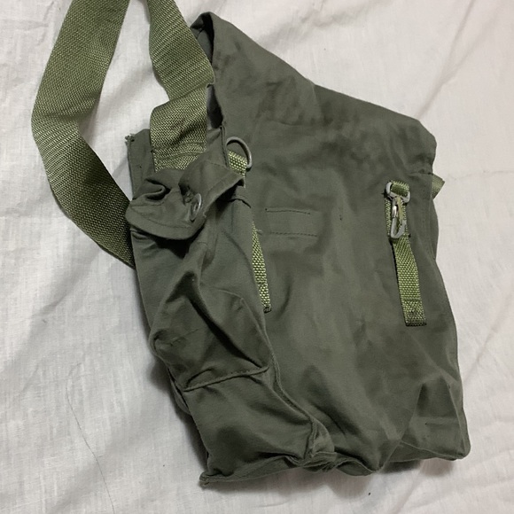 Vintage WWII Polish Gas Mask Bag - Picture 5 of 7